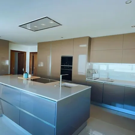 Ria Lounge House *